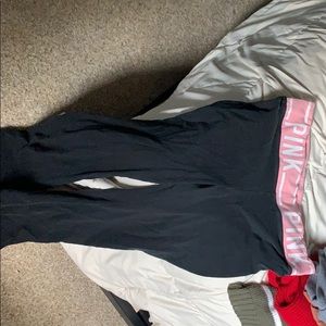 pink yoga pants